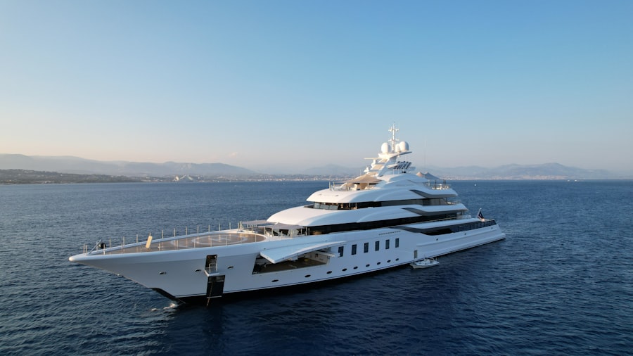 Photo luxury yacht charter