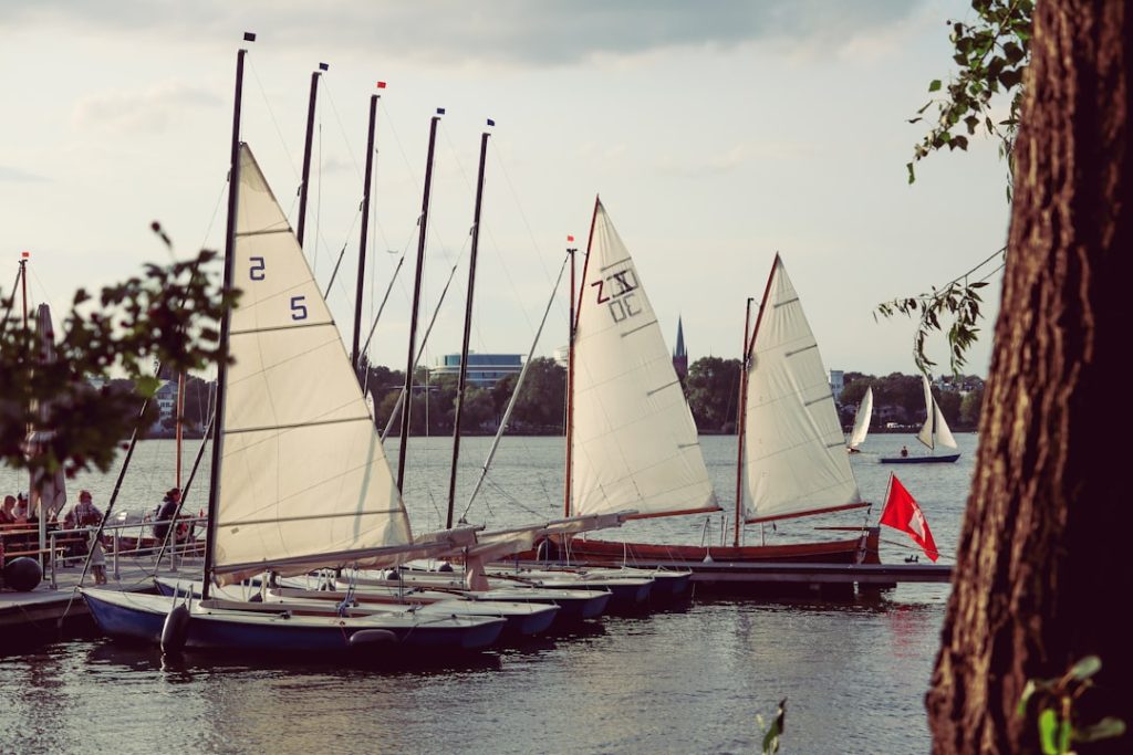 Photo sailboats for sale