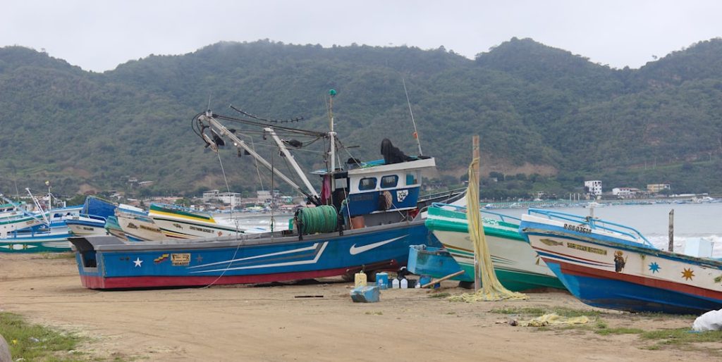 Photo fishing boats for sale