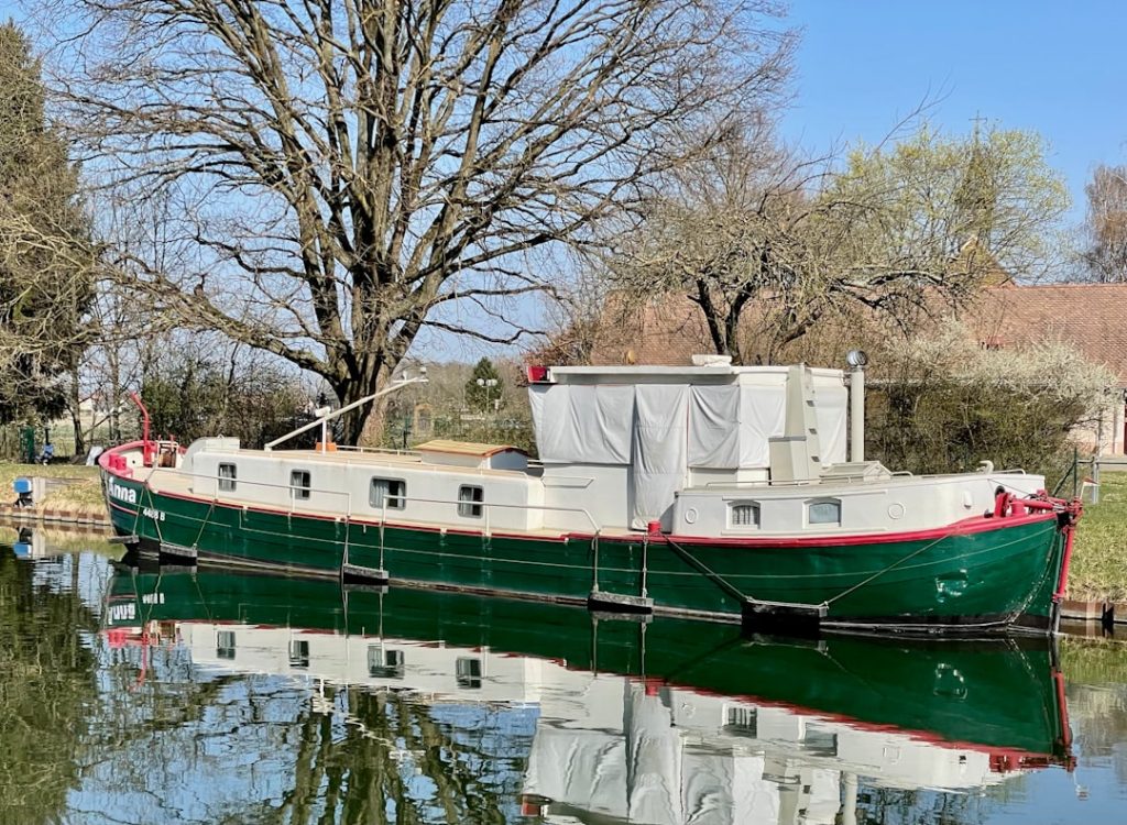 Photo canal boats for sale