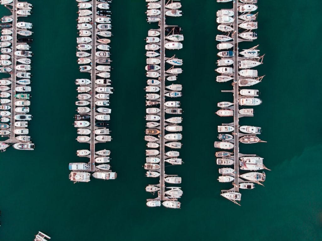 Photo pontoon boat dealers