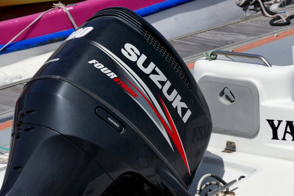 Photo suzuki boat motor dealer