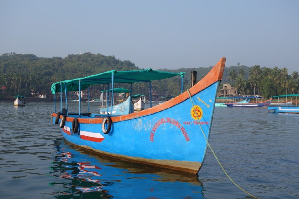 Photo fishing boats for sale
